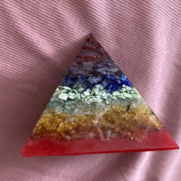 Chakra Orgonite Orgone Pyramid Energy Generator. Handmade - Picture 7 of 8